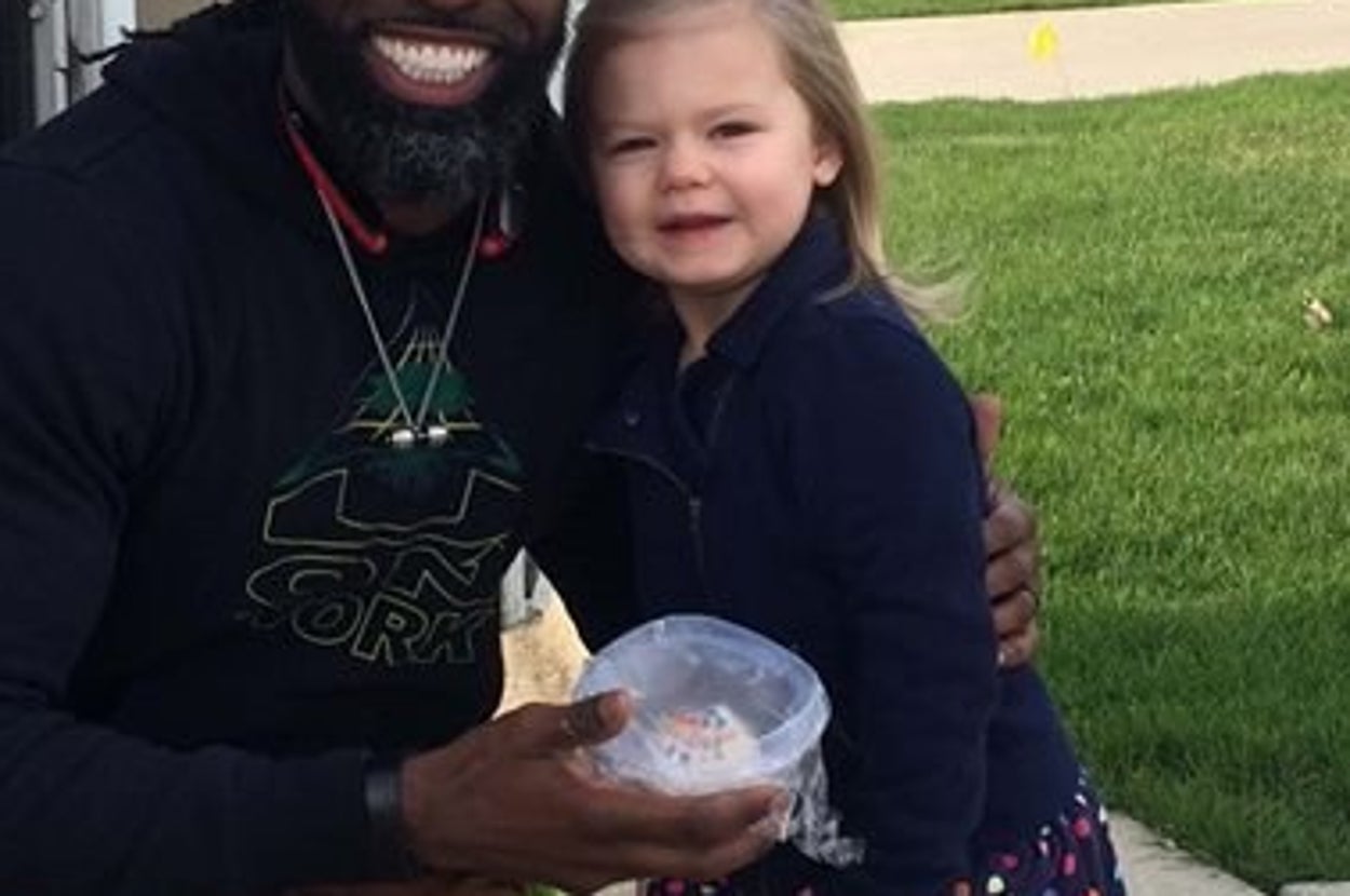 This 3-Year-Old Gave A Birthday Cupcake To Her Garbage Man And It's Precious