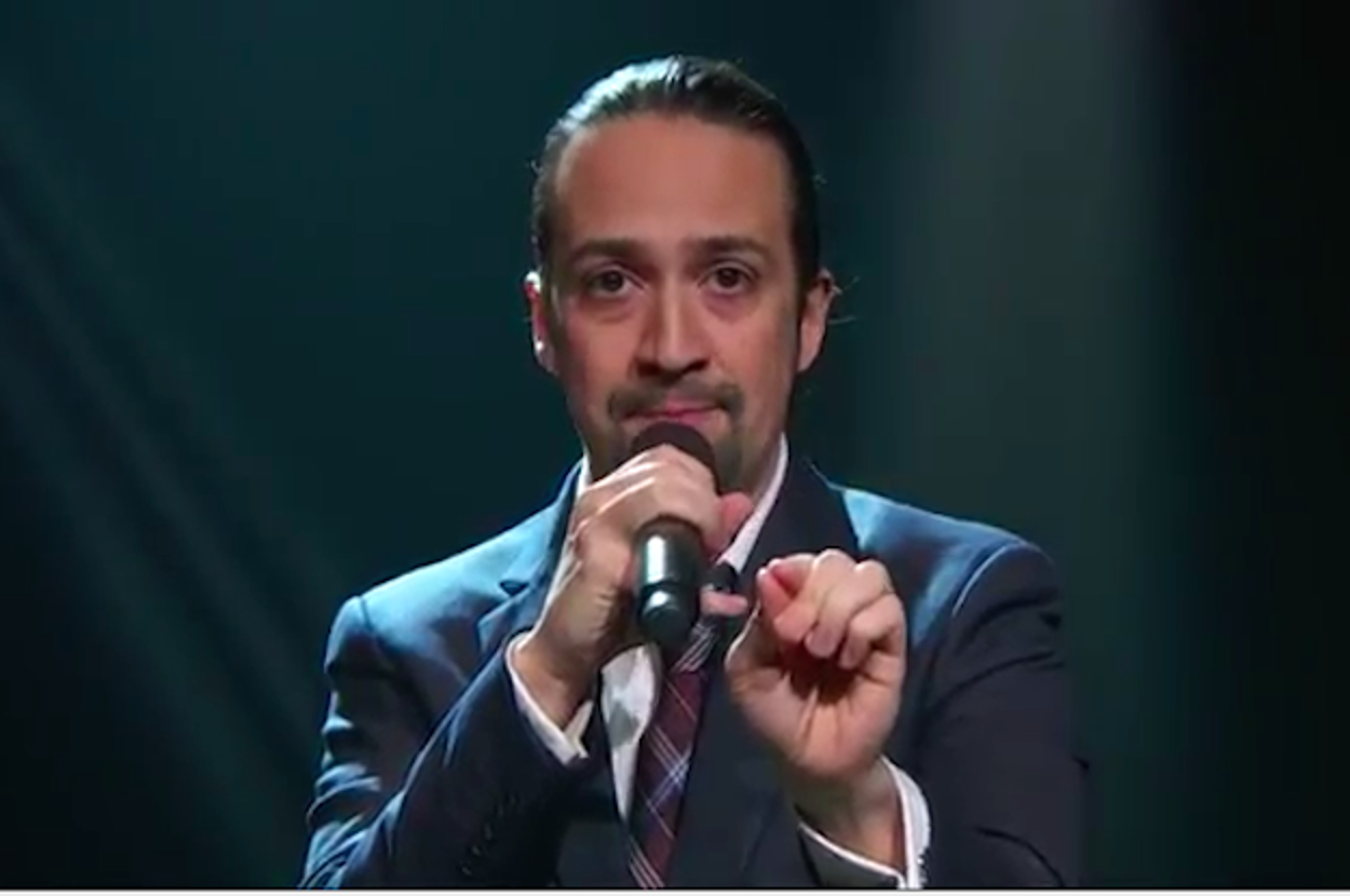 Lin Manuel Miranda Rapping Lin-Manuel Miranda Performed An Emotional Rap About Puerto Rico's Debt ...