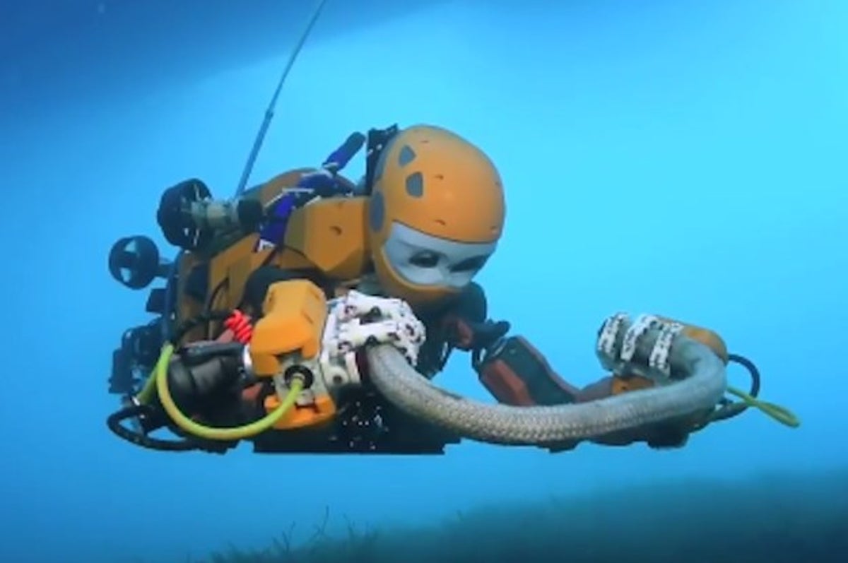Использование подводных роботов. Подводные роботы. Робот водолаз. Подводная робототехника. Робот аквалангист.