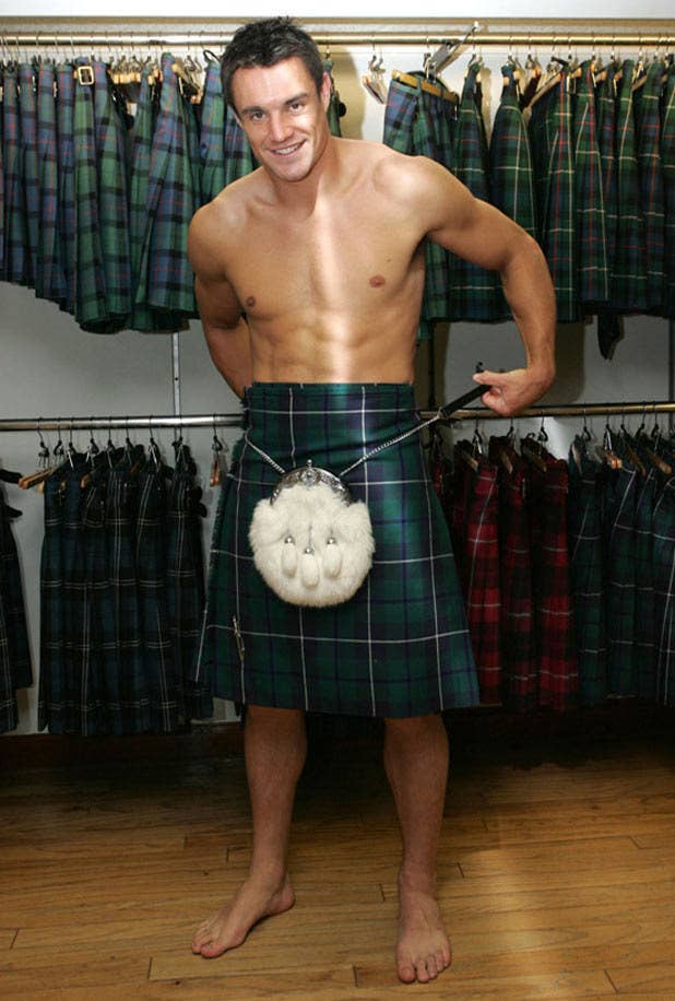 s looking up male kilts