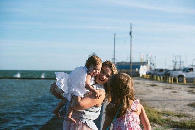Burke said that she met Craig through another client, and Craig asked her to take photos of her having fun with her girls. So they planned a beautiful shoot by the water.