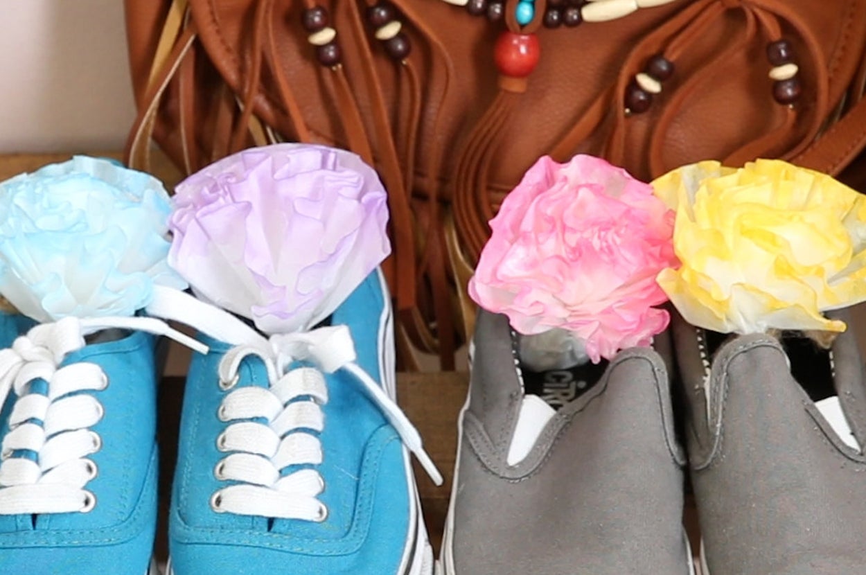 Never Have Smelly Shoes Again With These DIY Deodorizers
