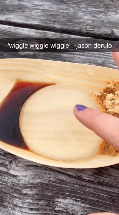 Is that a Raindrop Cake, or did I just find Ms. New Booty???I just wanted to poke it forever, but the cakes melt into a puddle if left at room temperature for half an hour. So it was time to taste it.
