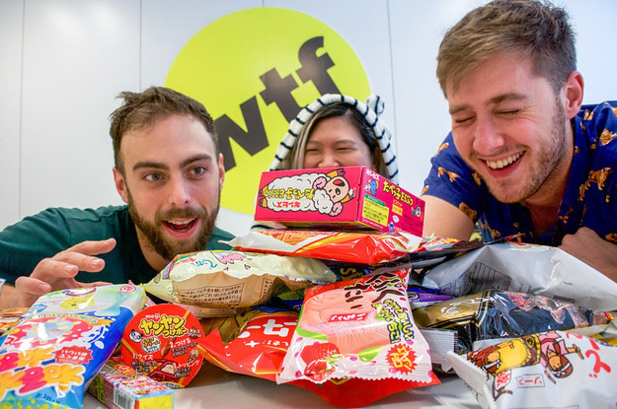 アメリカ人が語る わたパチ ねるねるねるね 日本の伝統駄菓子を食べてみた