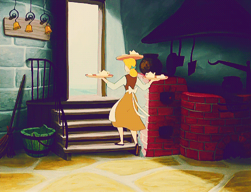 Princesses work for 40 minutes sigining autographs and meeting people, then have 20 minutes' rest backstage. The rest is especially necessary when working outside in summer.