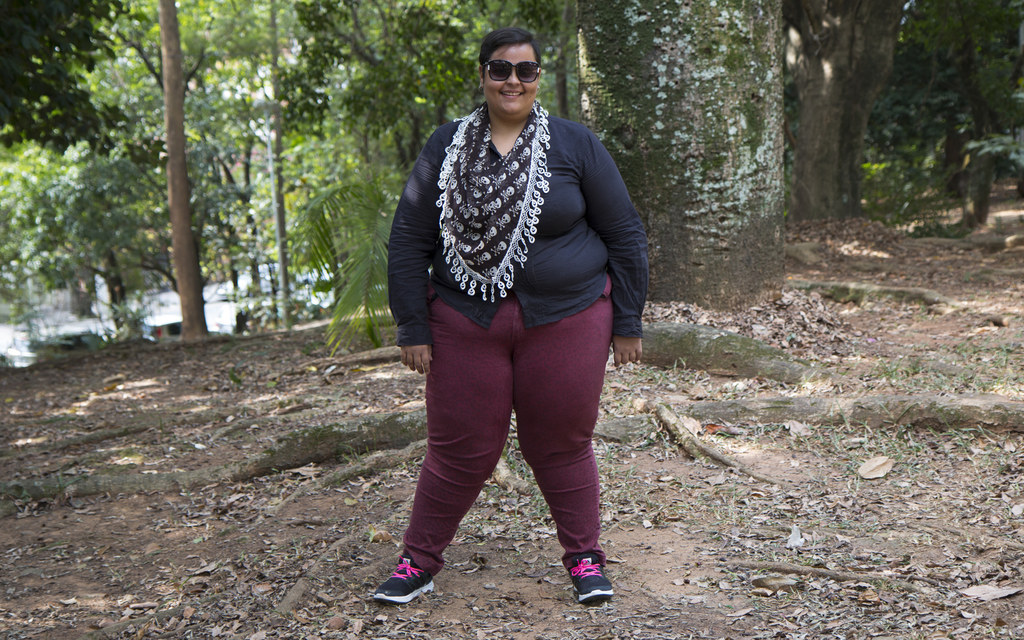 Laís Alves, 27 anos, coordenadora de mídias sociais, já passou por várias fases. “Já tive momentos de menininha, de usar saia, e hoje adoro andar largada”, conta. Você pode seguir a Laís no Instagram @lalinhaaa.