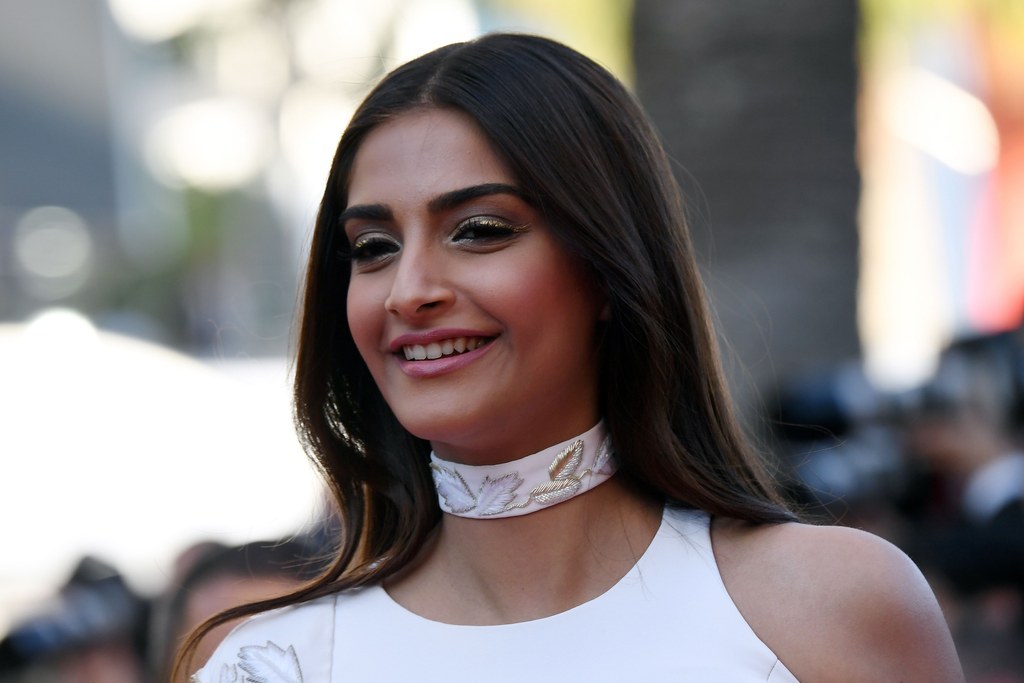 16 Pictures Of Sonam Kapoor Looking Ethereal At The 69th Cannes Film Festival