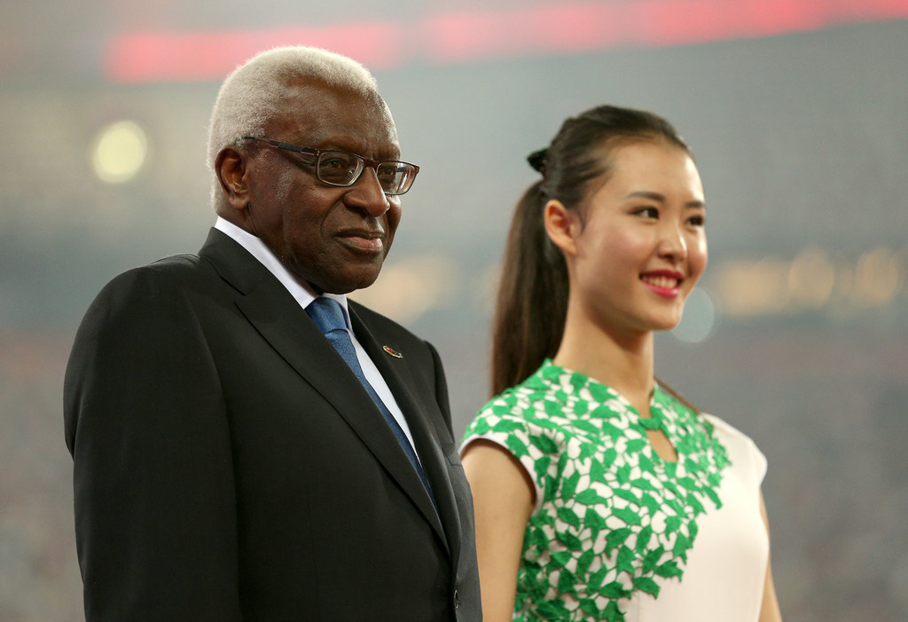 北京で開かれた世界陸上の会場に姿を見せたラミン・ディアク前国際陸連会長