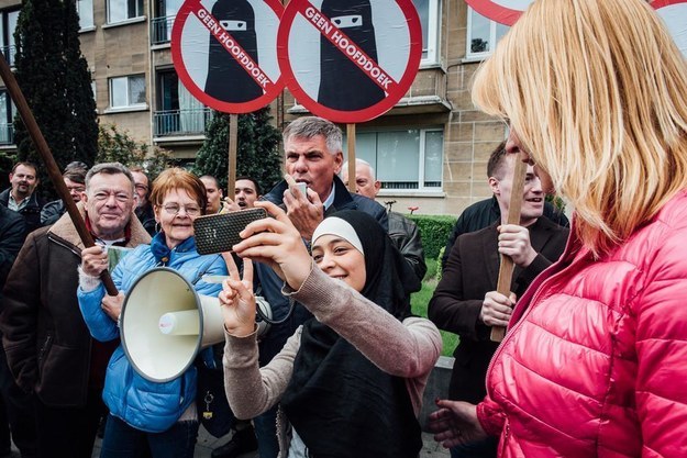 Last weekend, protesters from the right-wing Flemish party Vlaams Belang parked themselves outside the Muslim Lifestyle Expo event in Antwerp, which features discussion, stalls, performances, and workshops.