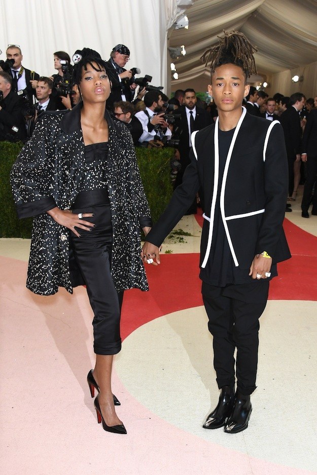 Jaden Smith Walks Met Gala 2017 Red Carpet With Fistful of His Own