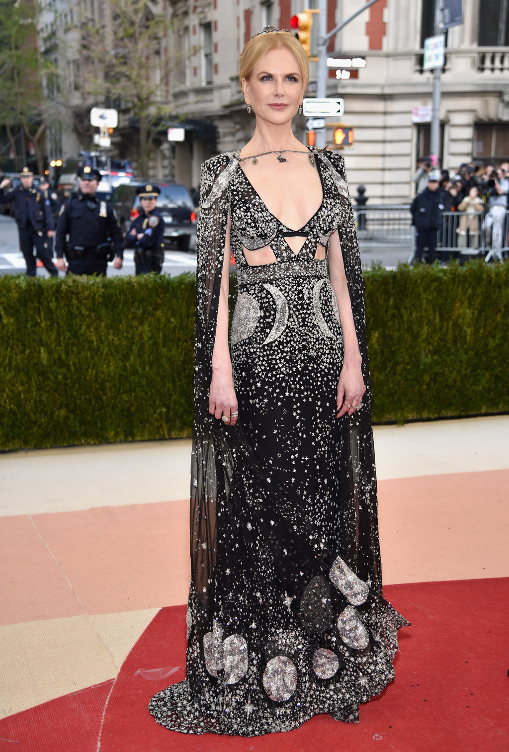 Nicole Kidman Looks Like A Goddamn Queen At The Met Gala