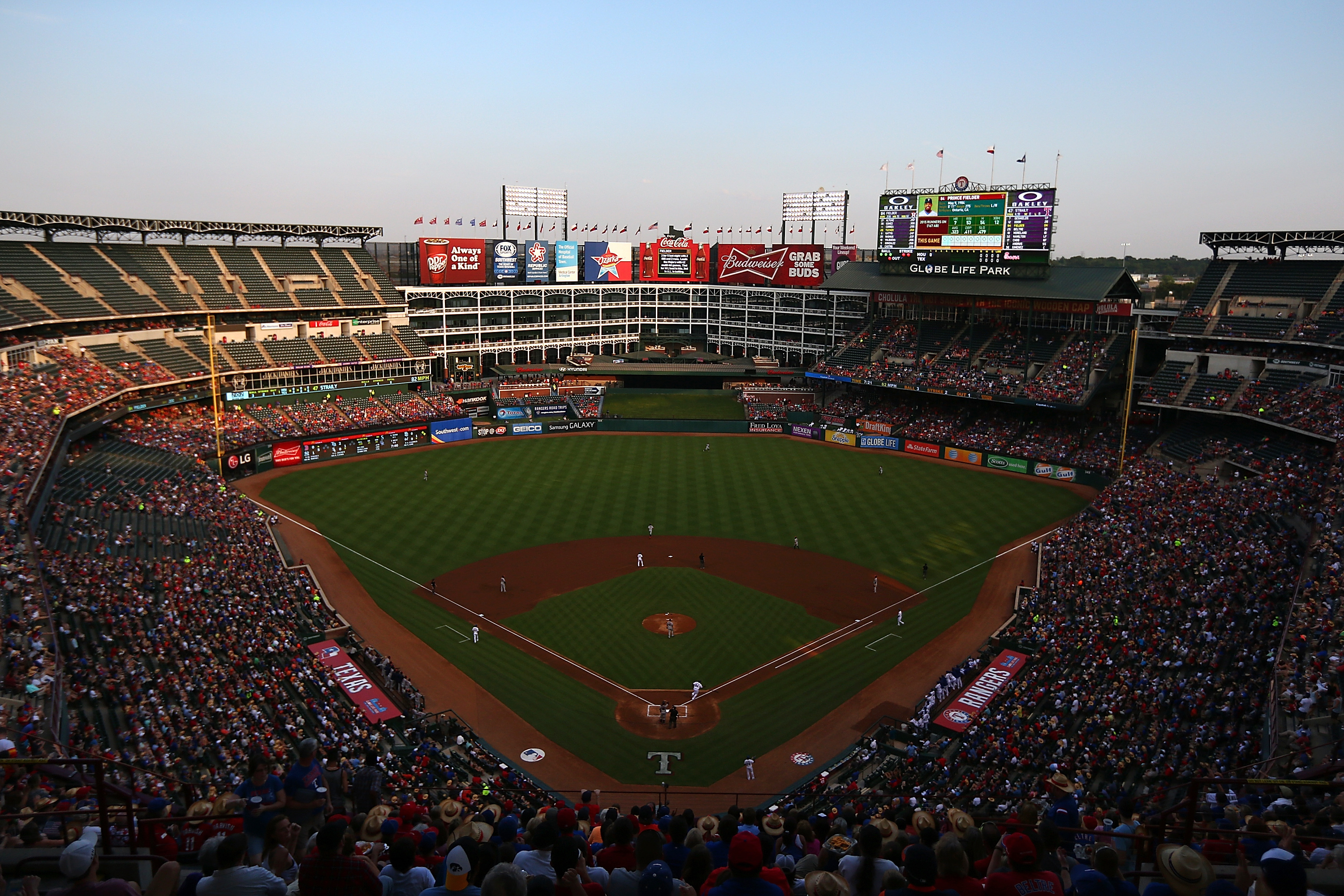 Texas Rangers, Arlington Plan $1 Billion Stadium With Retractable Roof