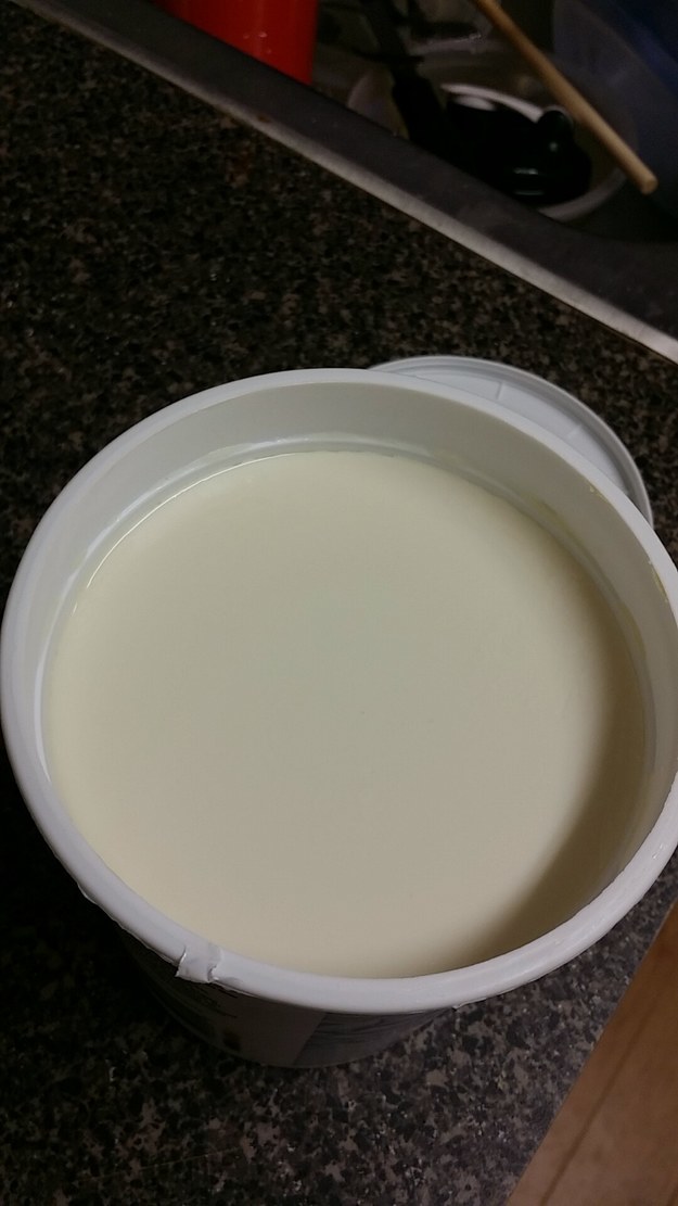 Esta taza de yogur inconcebiblemente lisa.