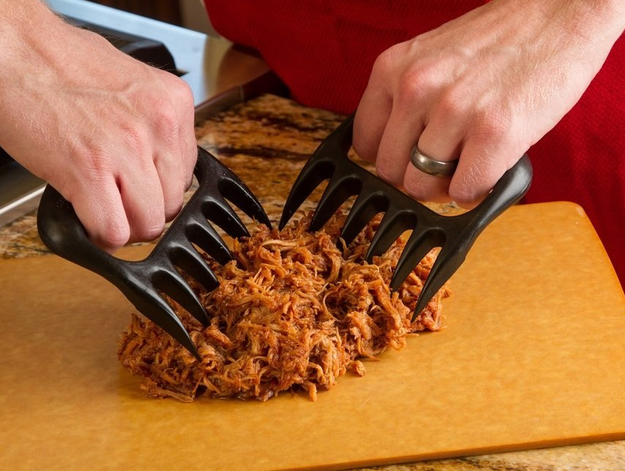 Garras para ayudarte a desgarrar la carne como los osos.