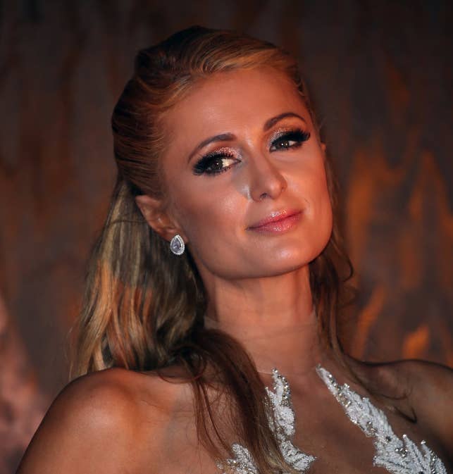 パリス ヒルトンの写真でたどる アメリカ携帯電話の歴史