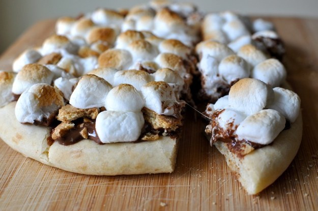 Peanut Butter S’mores Pizza