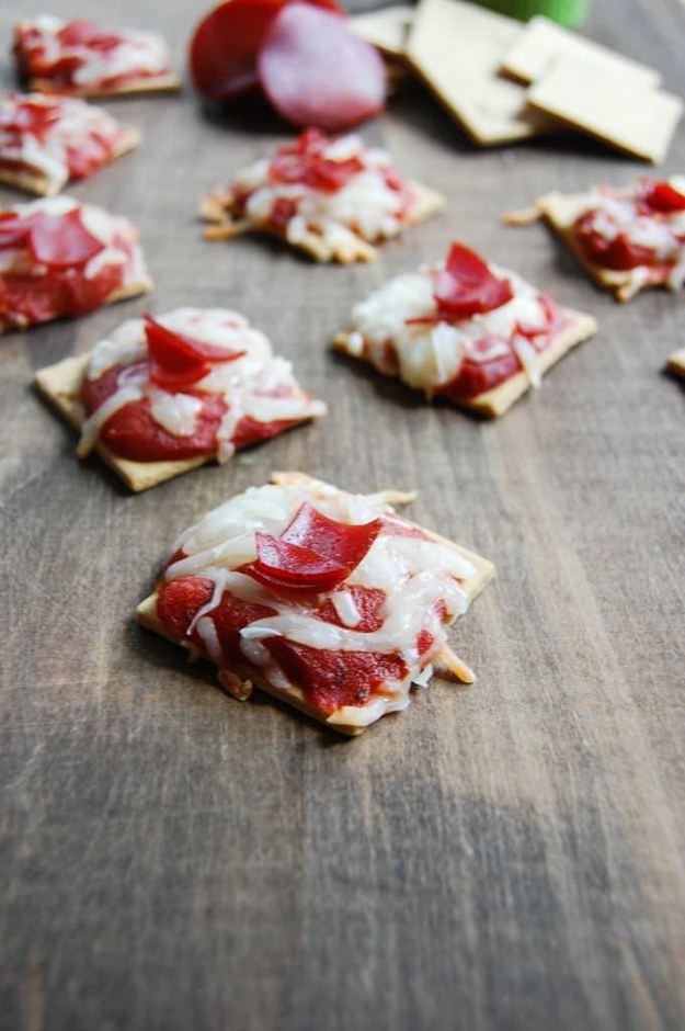 Pizza Crackers