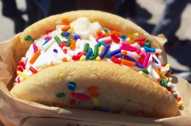 33 Must Eat Foods From Smorgasburg That Ll Make You Hungry Af