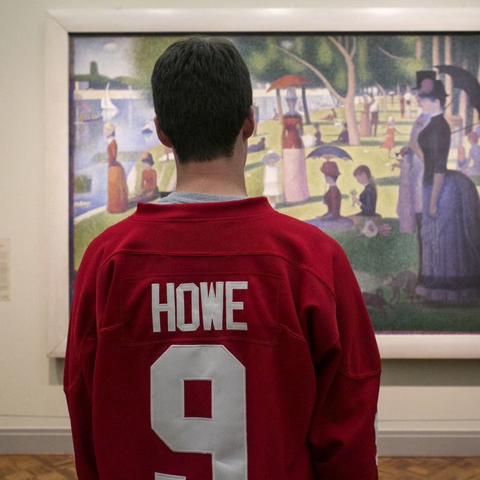 Why did Cameron Frye wear a Gordie Howe jersey in Ferris Bueller's Day Off?