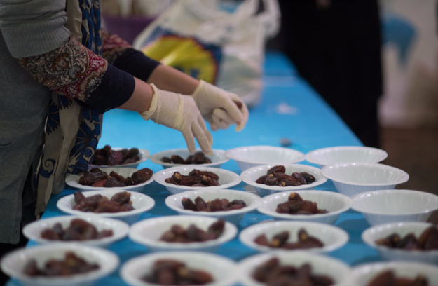 This Student Is Feeding Hundreds Of People Every Night 