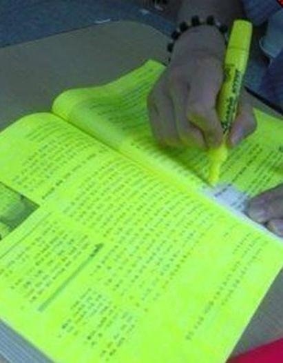 O dejar cosas importantes sin subrayar porque ya hay demasiado y no puede ser que esté todo subrayado.
