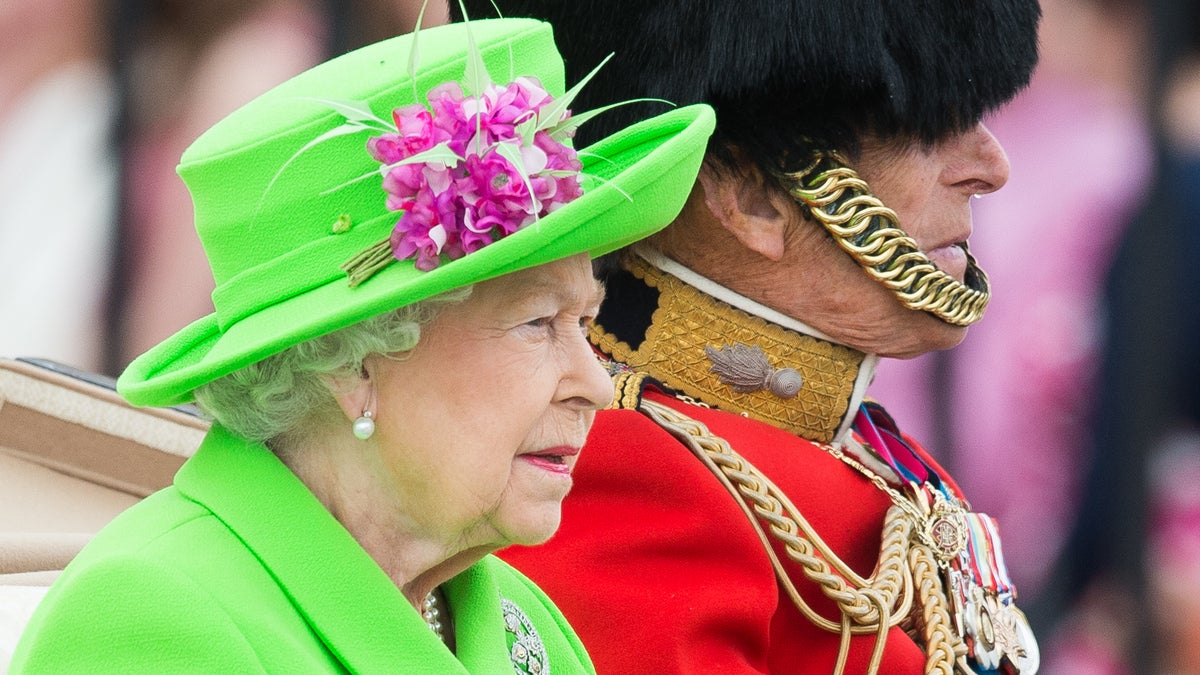 The Queen Wore GREEN For Her 90th Birthday Parade