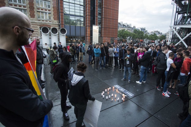 sub-buzz-4886-1465769089-1.jpg?resize=62