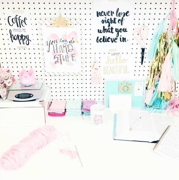 Cubicle Decor Ideas That Are Totally Genius