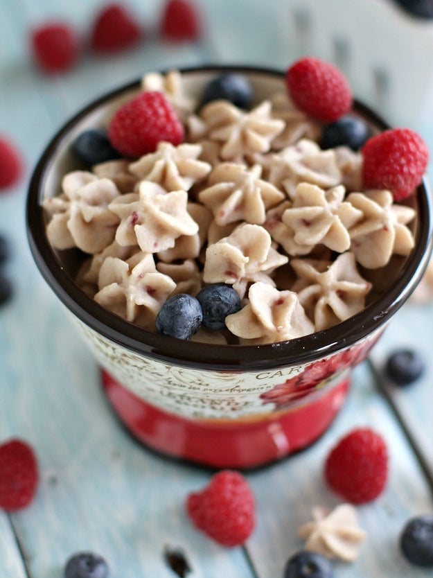 Berry Oatmeal Frozen Yogurt Bites