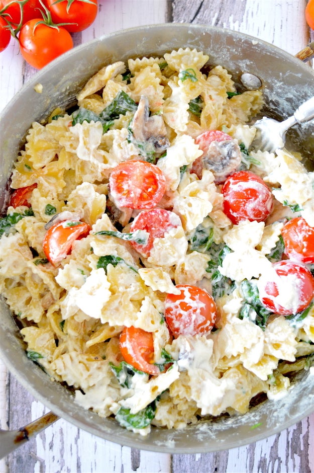 Creamy Ricotta, Tomato, and Spinach Pasta