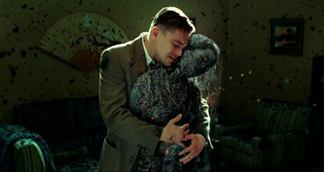 ¿De qué se trata?La película comienza y termina con una lluvia torrencial en un hospital psiquiátrico y sigue el infierno del oficial norteamericano “Teddy” Daniels (Leonardo DiCaprio) en su investigación tras un paciente desaparecido. La película poco a poco se va convirtiendo en un laberinto claustrofóbico que involucra a delincuentes psicóticos y los secretos más oscuros de la isla. Puntos extra: está dirigida por Martin Scorsese. Vela cuando andes en estado 👻Nivel de precipitación: ☁️ ☁️ ☁️ ☁️ ☁️