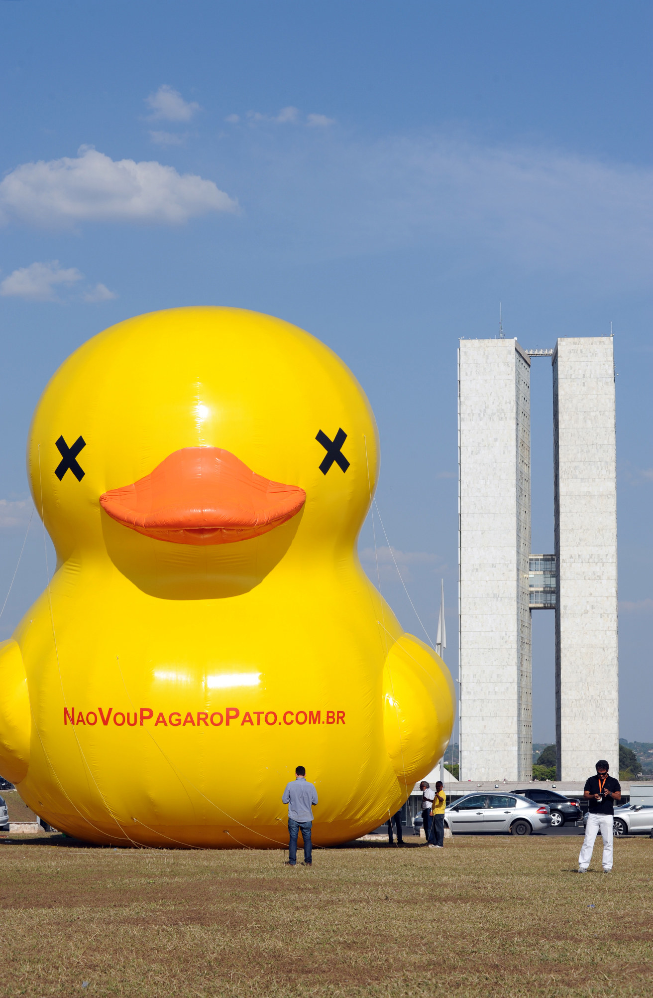 O pato inflável da Fiesp virou um símbolo das manifestações anti-PT e contra a volta da CPMF. O imposto deve ser recriado por Temer.