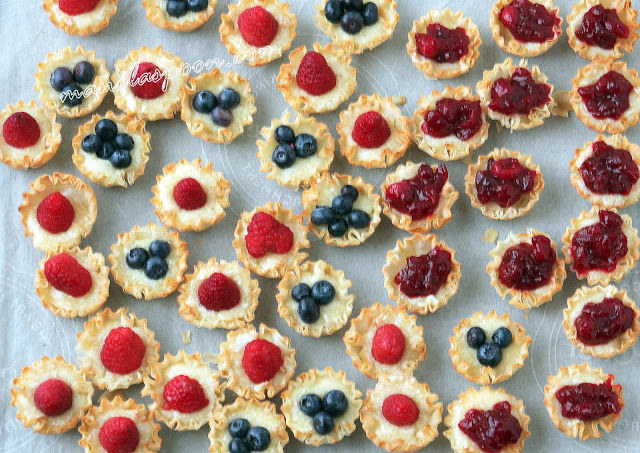 cheese and berry bites