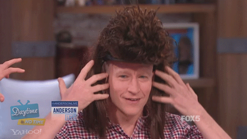 Por ejemplo, en la prepa tuve brevemente un mullet porque la señora que me cortaba el pelo no tenía temor de Dios.