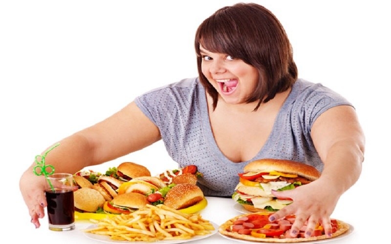 Poor nutrition, quick weight loss, a high consumption of animal fats and deficiencies in biotin, iron, protein and zinc can reduce vitamin absorption needed for hair growth.