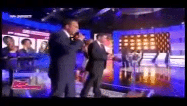 Et Maître Moya est tellement saoulé qu'il décide de finir le tirage lui-même.