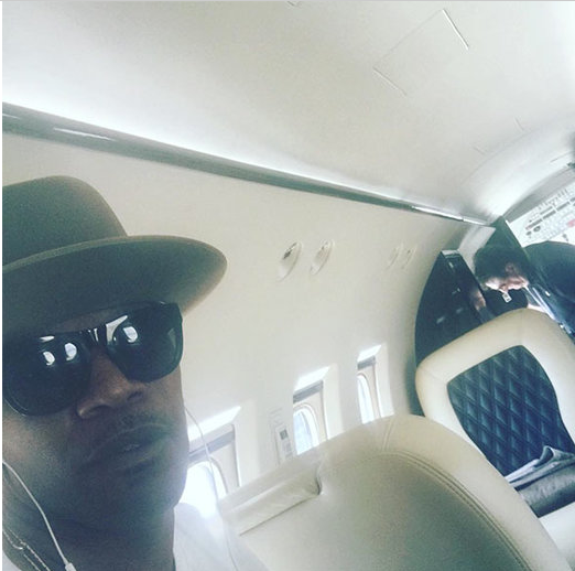 Jamie Foxx flew to the show in style.