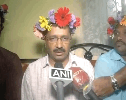 Everyone Is Making The Same Joke About These Hilarious Photos Of Arvind  Kejriwal In Goa