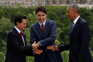 Here S The World S Most Awkward Three Way Handshake