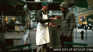 Tenemos que quedarnos allí esperándote, pero si pudiéramos elegir dejaríamos la comida en la puerta.