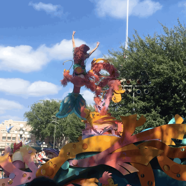 Fairies, and stormtroopers, and people in giant furry costumes — oh my! But for some of the kindergarten-and-under set, it can be meltdown city if you're not careful. The good news is there are a ton of activities that even the most anxious kiddos will love doing.