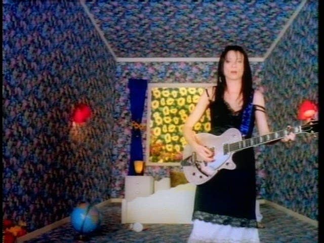 21 Songs Every 90s Girl Still Knows By Heart