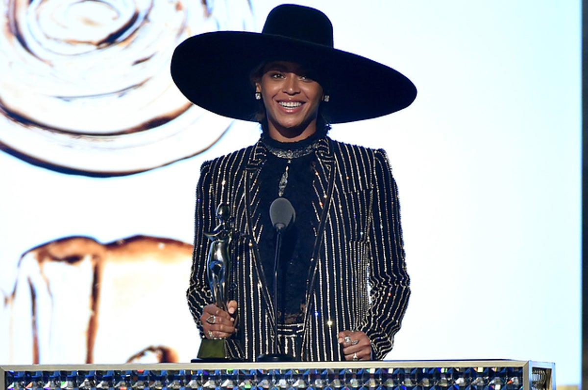 Beyoncé Gave A Beautiful Speech About Body Image After Winning A Fashion  Award