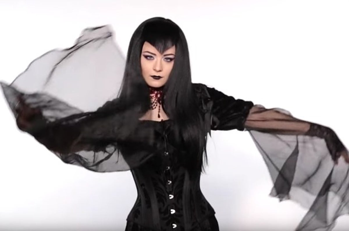 40 Years of Goth Style (in under 4 minutes) 