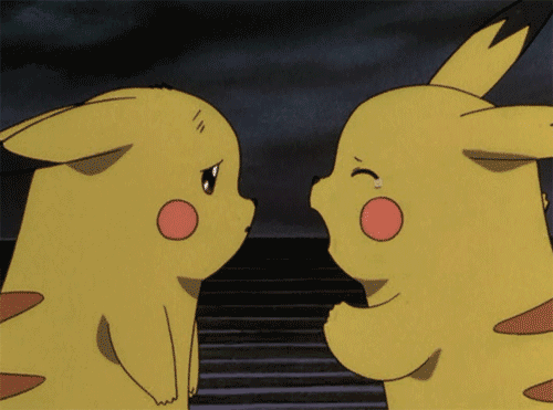 1998, salió la primera película de Pokémon. Pikachu era el ser amarillo más deseado de la época... luego pasó el tiempo, llegaron los Minions y otras cosas del mismo color. ¿No crees que ser fanático de Pokémon ahora, cuando antes no lo eras es... medio wannabe?