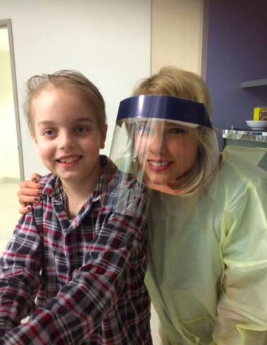 Taylor Swift Surprised Sick Kids At A Childrens Hospital In Australia