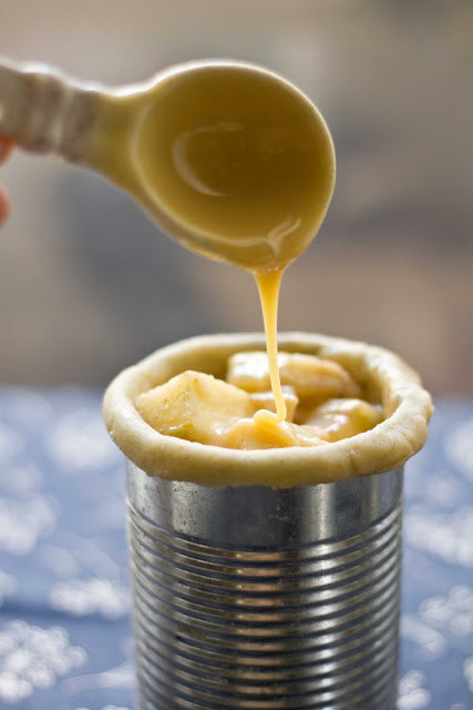 You can even bake an apple pie in a can.