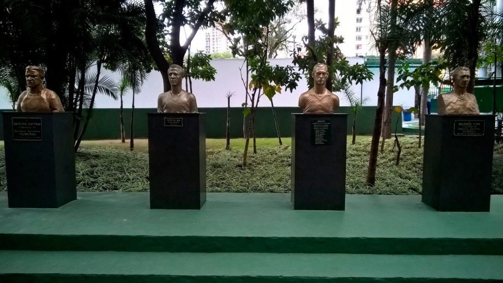 Ambos foram homenageados com bustos no Palestra Italia.