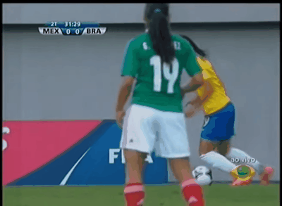 O belo lance foi durante um campeonato sub-17, por Byanca "Lambreta".