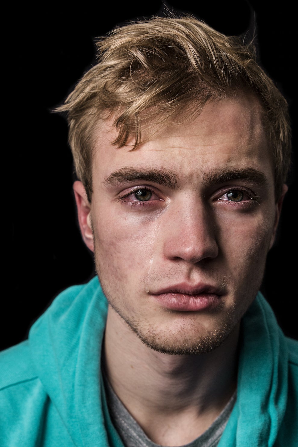 18 Photos Of Men Crying That Challenge Gender Norms
